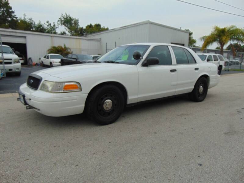 2006 Ford Crown Victoria for sale at CHEVYEXTREME8 USED CARS in Holly Hill FL