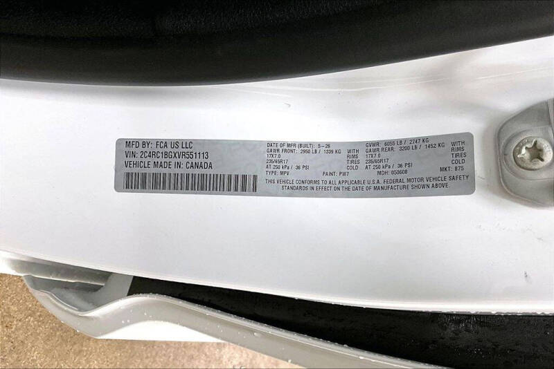 2027 Chrysler Pacifica Select