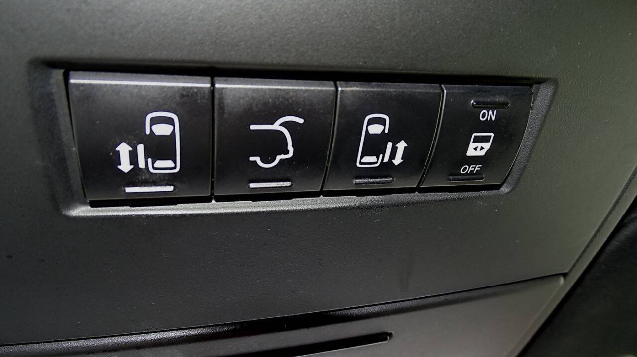 2017 Dodge Grand Caravan 32