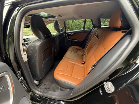 2015 Volvo V60 Cross Country T5