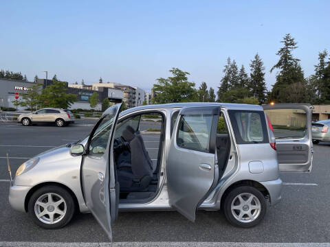 2000 Toyota Funcargo Yaris