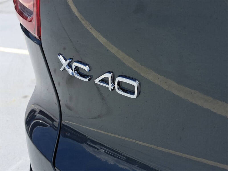 2026 Volvo XC40 B5 Plus