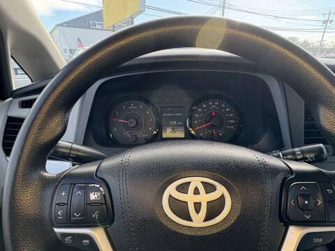 2015 Toyota Sienna L 7-Passenger