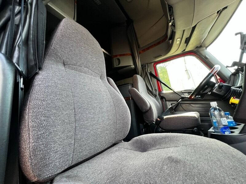 2018 International LT625