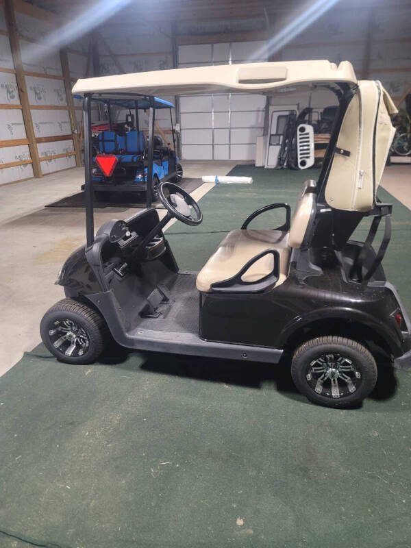 2019 E-Z-GO RXV Lithium