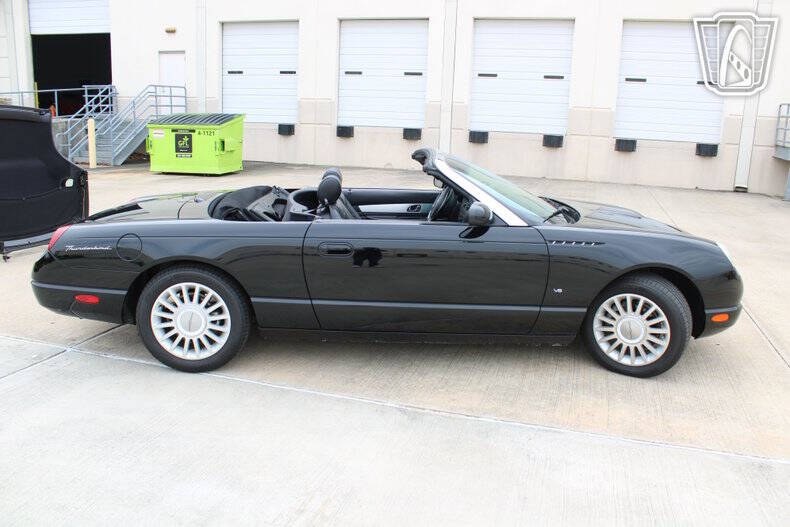 2004 Ford Thunderbird Deluxe