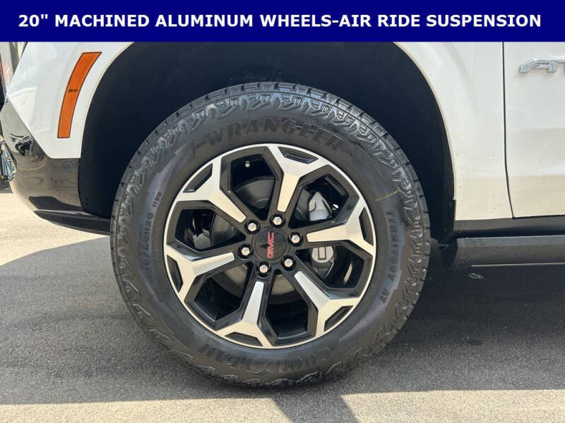 2025 GMC Yukon XL AT4