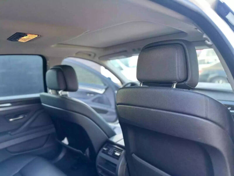 2012 BMW 5 Series 528i