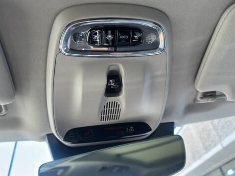 2022 Volvo XC90 T6 Momentum 7-Passenger