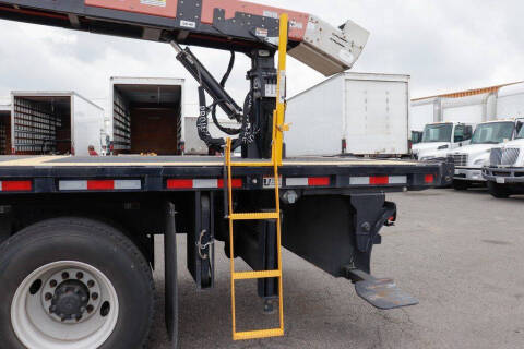 2020 Peterbilt 348
