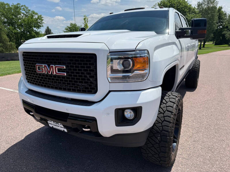 2017 GMC Sierra 3500HD Denali