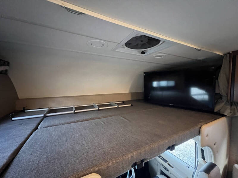 2018 Thor Motor Coach Outlaw 29J Class C