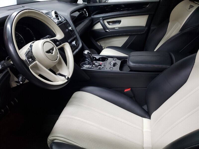 2018 Bentley Bentayga 11