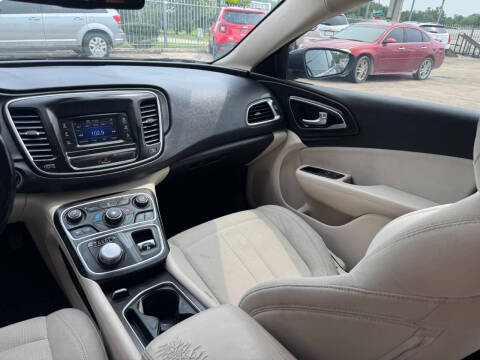 2016 Chrysler 200 Limited