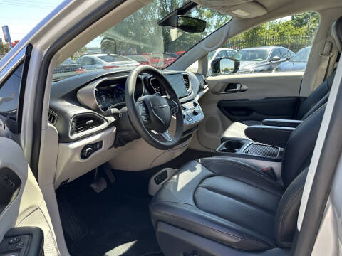 2024 Chrysler Pacifica Touring L