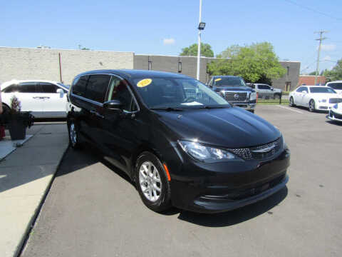 2022 Chrysler Voyager LX