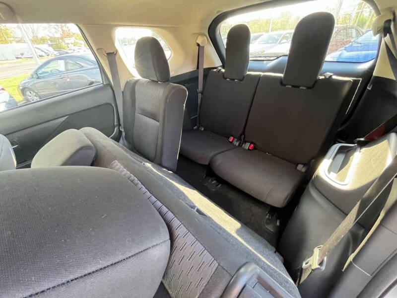 2014 Mitsubishi Outlander ES