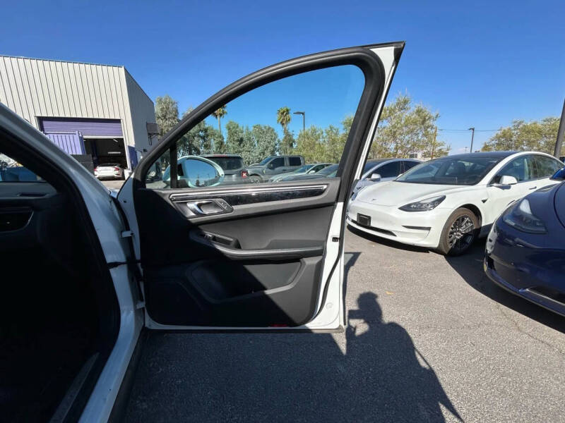 2015 Porsche Macan S