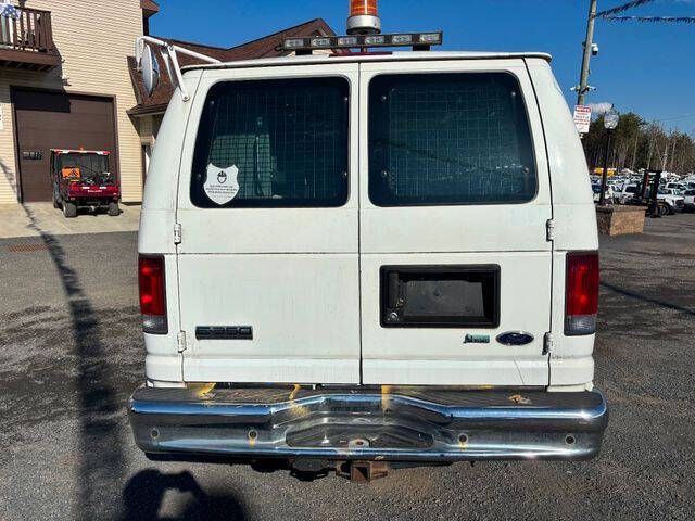 2013 Ford E-Series E-350 SD