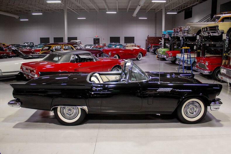 1957 Ford Thunderbird