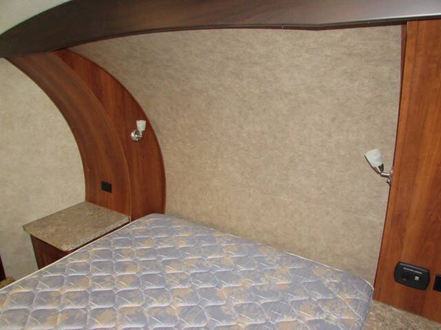 2016 Forest River F282RKX