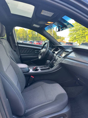 2018 Ford Taurus SEL