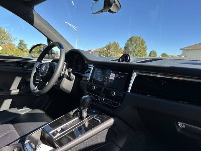 2025 Porsche Macan