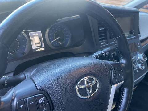 2017 Toyota Sienna Limited Premium 7-Passenger