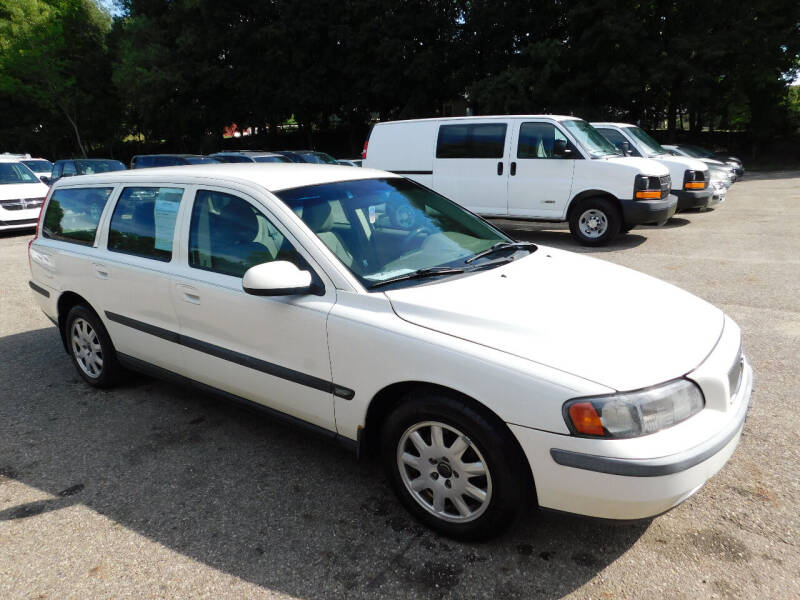2003 Volvo V70 for sale at Macrocar Sales Inc in Uniontown OH