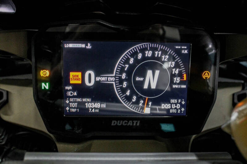 2018 Ducati Panigale V4 S