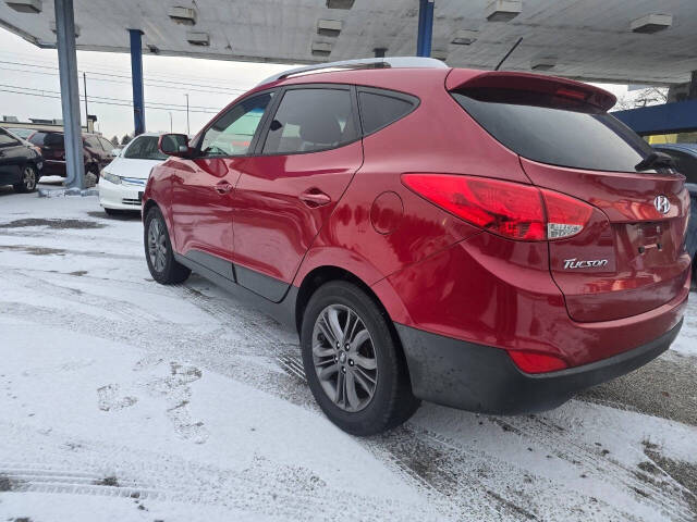 2015 Hyundai TUCSON for sale at QUEENSGATE AUTO SALES in York, PA