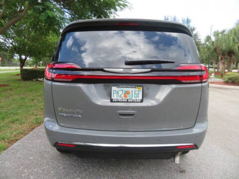 2024 Chrysler Pacifica Touring L