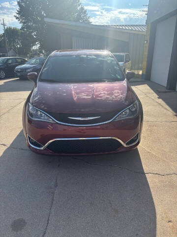 2017 Chrysler Pacifica Touring Plus