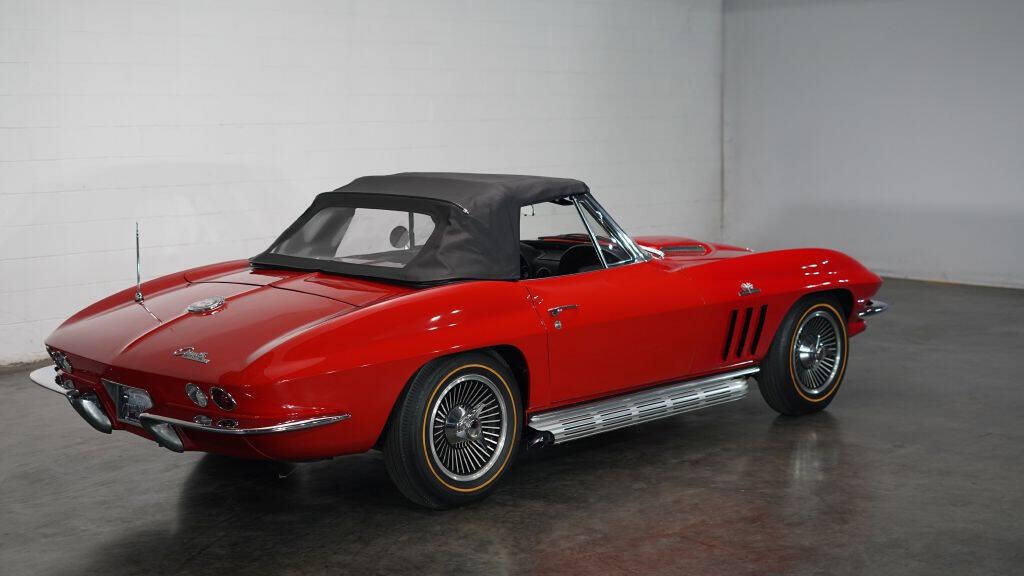 1965 Chevrolet Corvette 10