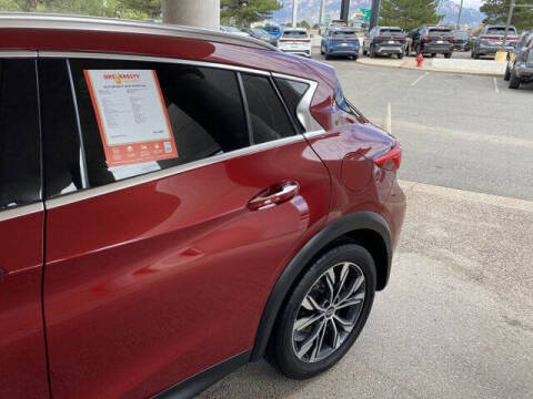 2019 Infiniti QX30 Essential