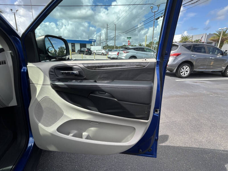2013 Dodge Grand Caravan SE