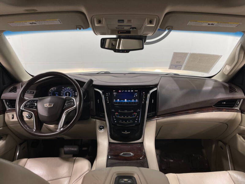2016 Cadillac Escalade Luxury Collection