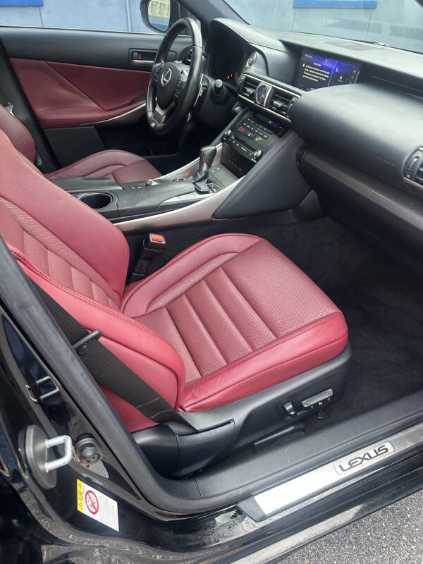 2018 Lexus IS 300