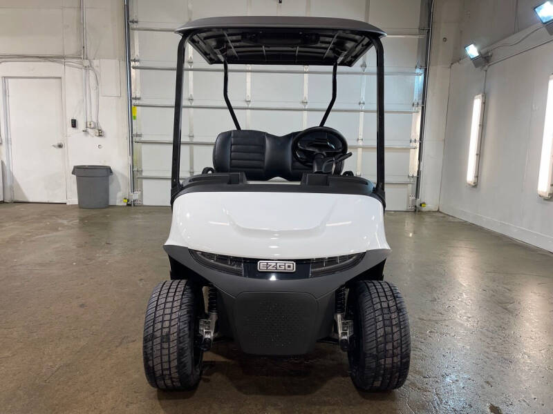 2024 E-Z-GO Freedom RXV ELiTE Lithium