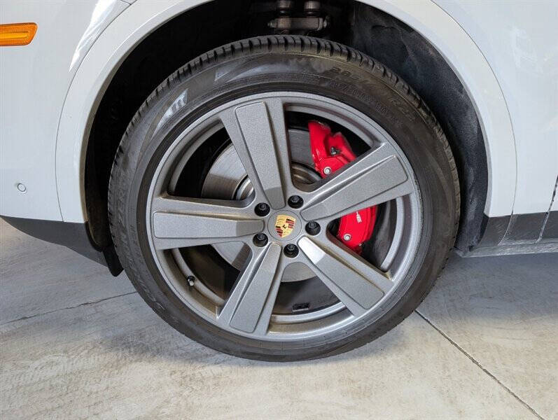 2024 Porsche Cayenne S Coupe