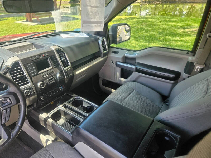 2015 Ford F-150 XLT photo 22