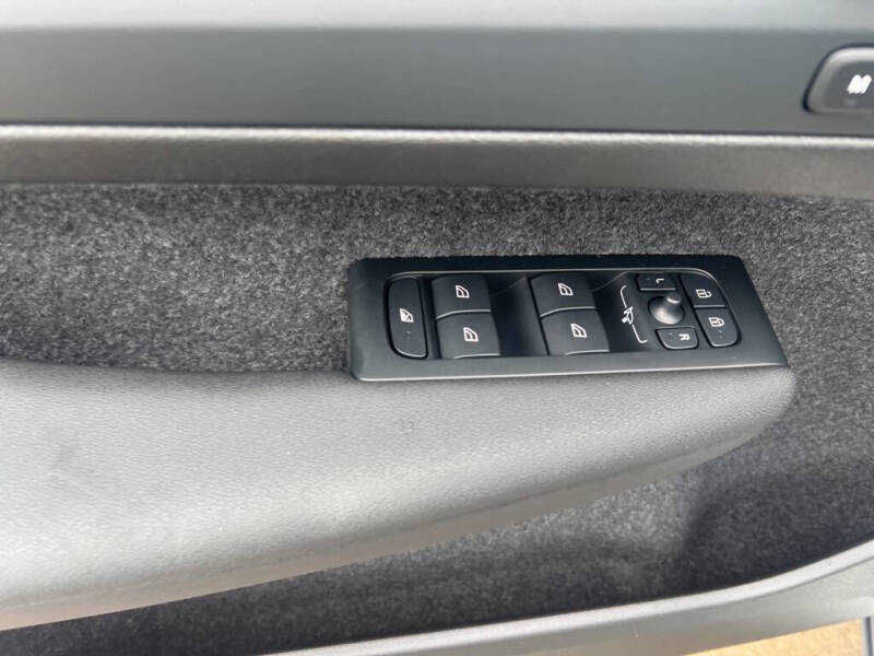 2026 Volvo XC40 B5 Core