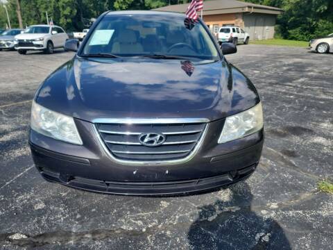 2009 Hyundai Sonata for sale at SpringField Select Autos in Springfield IL