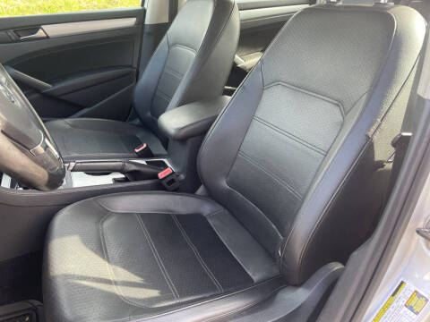 2013 Volkswagen Passat SE PZEV