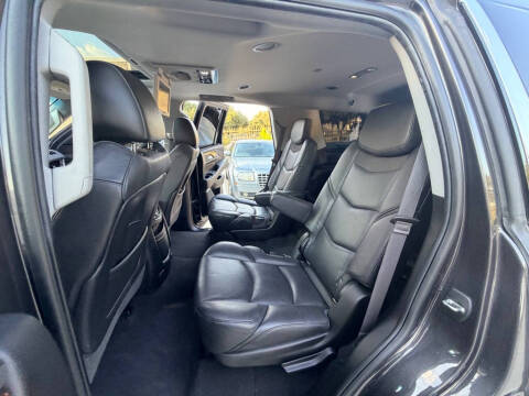 2017 Cadillac Escalade Luxury