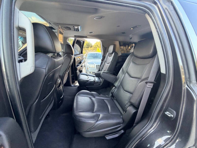 2017 Cadillac Escalade Luxury