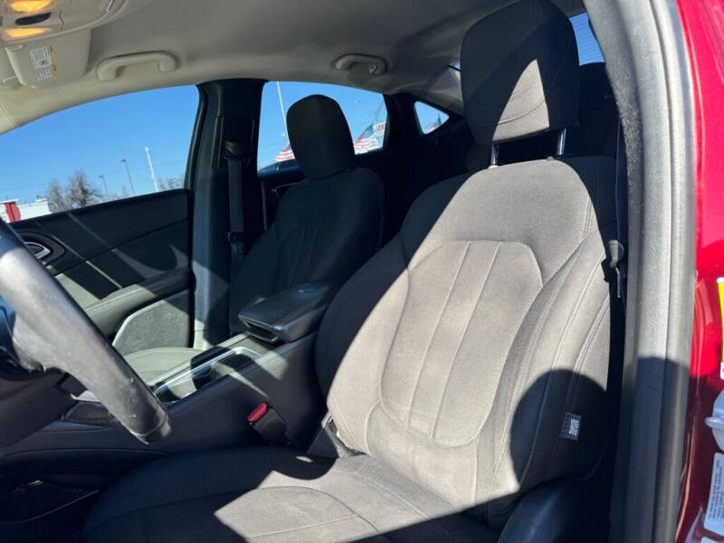 2016 Chrysler 200 LX