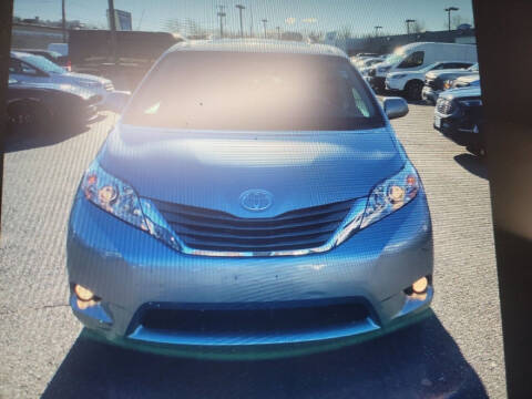 2014 Toyota Sienna for sale at OFIER AUTO SALES in Freeport NY