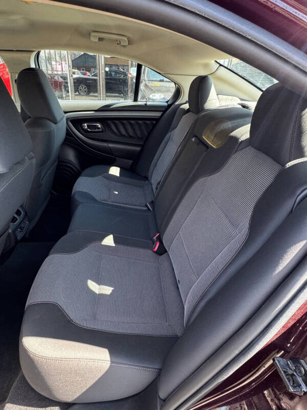 2011 Ford Taurus SEL