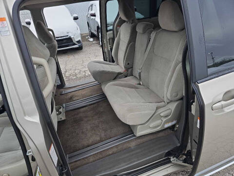 2016 Toyota Sienna LE 8-Passenger